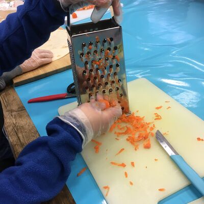 Bild vergr&ouml;&szlig;ern: Kinder_kochen_19