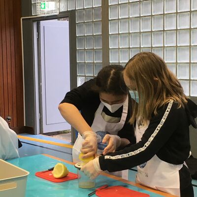 Bild vergr&ouml;&szlig;ern: Kinder_kochen_22