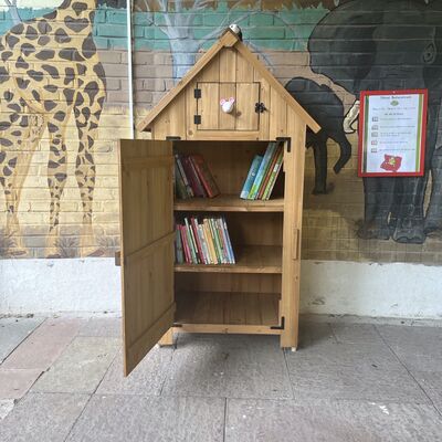 Bild vergr&ouml;&szlig;ern: Bücherschrank geöffent