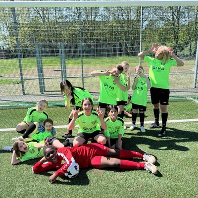 Bild vergr&ouml;&szlig;ern: Mädchenfußball2