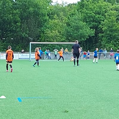 Fußballturnier Spielszene