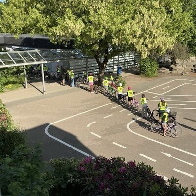 Bild vergr&ouml;&szlig;ern: 2026_Kinder auf Fahrrad