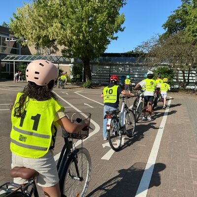 Bild vergr&ouml;&szlig;ern: Nervöse Kinder kurz vor dem Start