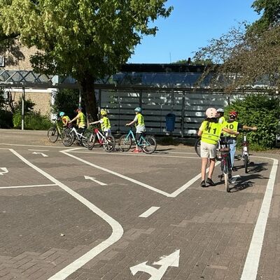 Bild vergr&ouml;&szlig;ern: Schulhof Verkehrsmarkierung