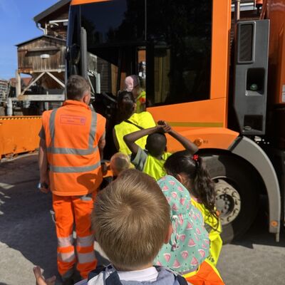 Bild vergr&ouml;&szlig;ern: Ausflug zum Recyclinghof
