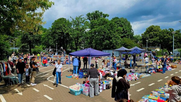 Flohmarkt auf dem Schulhof