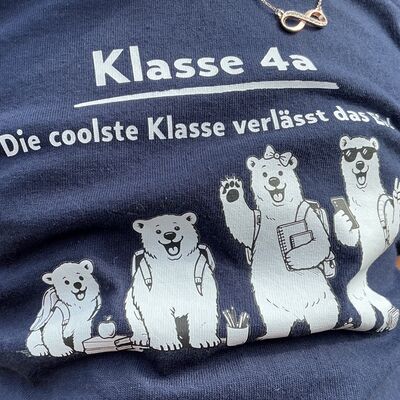 Bild vergr&ouml;&szlig;ern: Tshirt Klasse 4