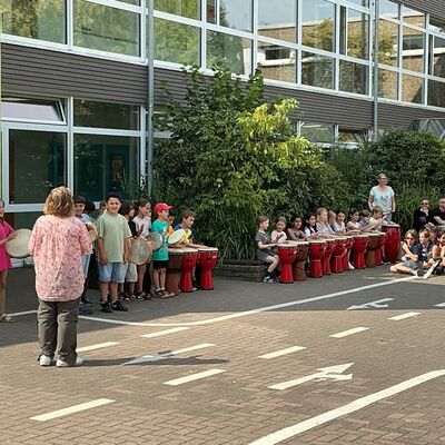 Bild vergr&ouml;&szlig;ern: Programm Klasse 2
