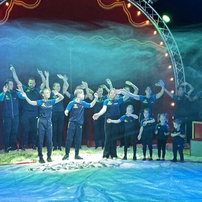 Bild vergr&ouml;&szlig;ern: Zirkus stellt sich vor Fotos: Dengel
