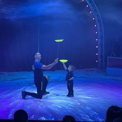 Bild vergr&ouml;&szlig;ern: Zirkus stellt sich vor Fotos: Dengel
