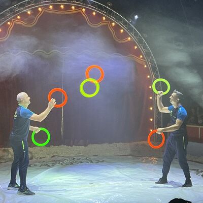 Bild vergr&ouml;&szlig;ern: Zirkus stellt sich vor Fotos: Dengel