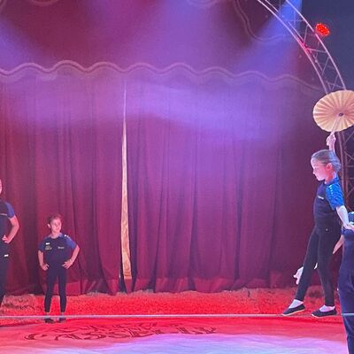 Bild vergr&ouml;&szlig;ern: Zirkus stellt sich vor Fotos: Dengel