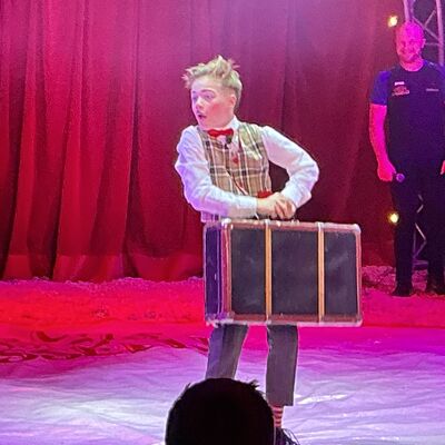 Bild vergr&ouml;&szlig;ern: Zirkus stellt sich vor Fotos: Dengel