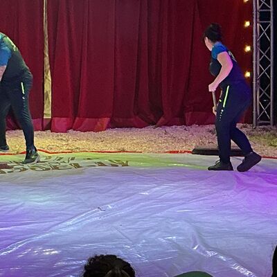 Bild vergr&ouml;&szlig;ern: Zirkus stellt sich vor Fotos: Dengel