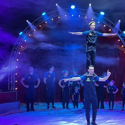 Bild vergr&ouml;&szlig;ern: Zirkus stellt sich vor Fotos: Dengel
