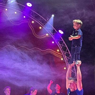 Bild vergr&ouml;&szlig;ern: Zirkus stellt sich vor Fotos: Dengel