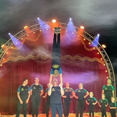 Bild vergr&ouml;&szlig;ern: Zirkus stellt sich vor Fotos: Dengel