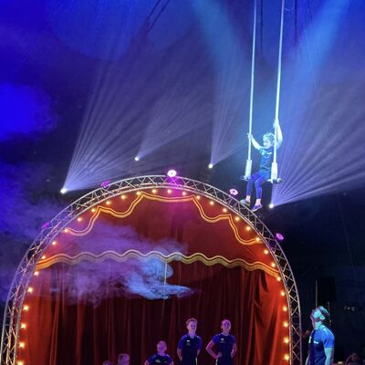 Bild vergr&ouml;&szlig;ern: Zirkus stellt sich vor Fotos: Dengel