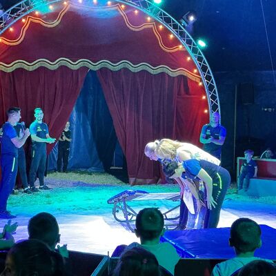 Bild vergr&ouml;&szlig;ern: Zirkus stellt sich vor Fotos: Dengel
