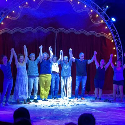 Bild vergr&ouml;&szlig;ern: Zirkus stellt sich vor Fotos: Dengel