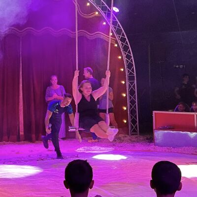 Bild vergr&ouml;&szlig;ern: Zirkus stellt sich vor Fotos: Dengel