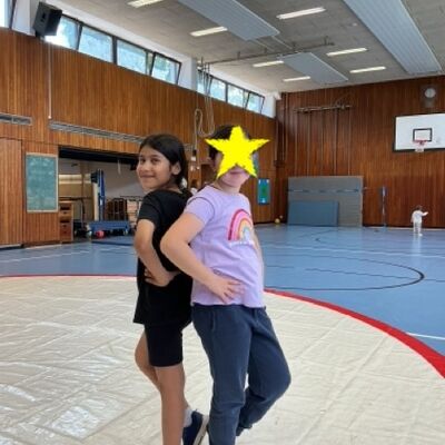 Bild vergr&ouml;&szlig;ern: Übende Kinder und Bunter Abend Fotos: Dengel