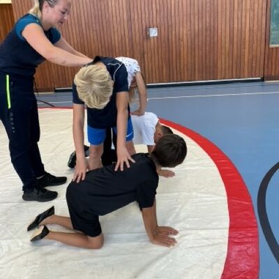 Bild vergr&ouml;&szlig;ern: Übende Kinder und Bunter Abend Fotos: Dengel