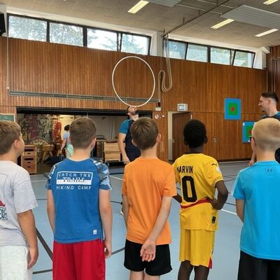 Bild vergr&ouml;&szlig;ern: Übende Kinder und Bunter Abend Fotos: Dengel