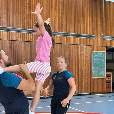 Bild vergr&ouml;&szlig;ern: Übende Kinder und Bunter Abend Fotos: Dengel