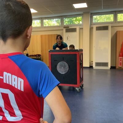 Bild vergr&ouml;&szlig;ern: Übende Kinder und Bunter Abend Fotos: Dengel
