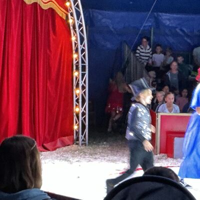 Bild vergr&ouml;&szlig;ern: Übende Kinder und Bunter Abend Fotos: Dengel
