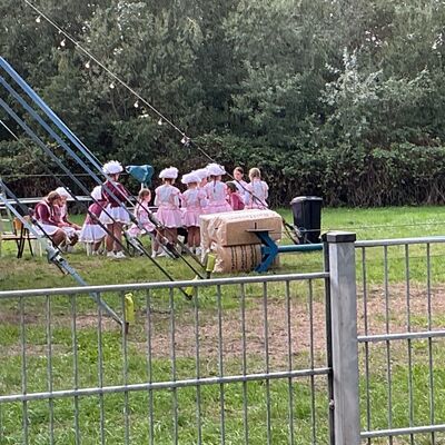 Bild vergr&ouml;&szlig;ern: Übende Kinder und Bunter Abend Fotos: Dengel